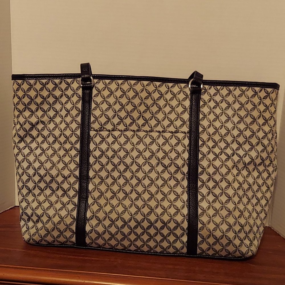 Purse - Picture 2 of 9
